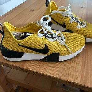 Nike women’s shoes